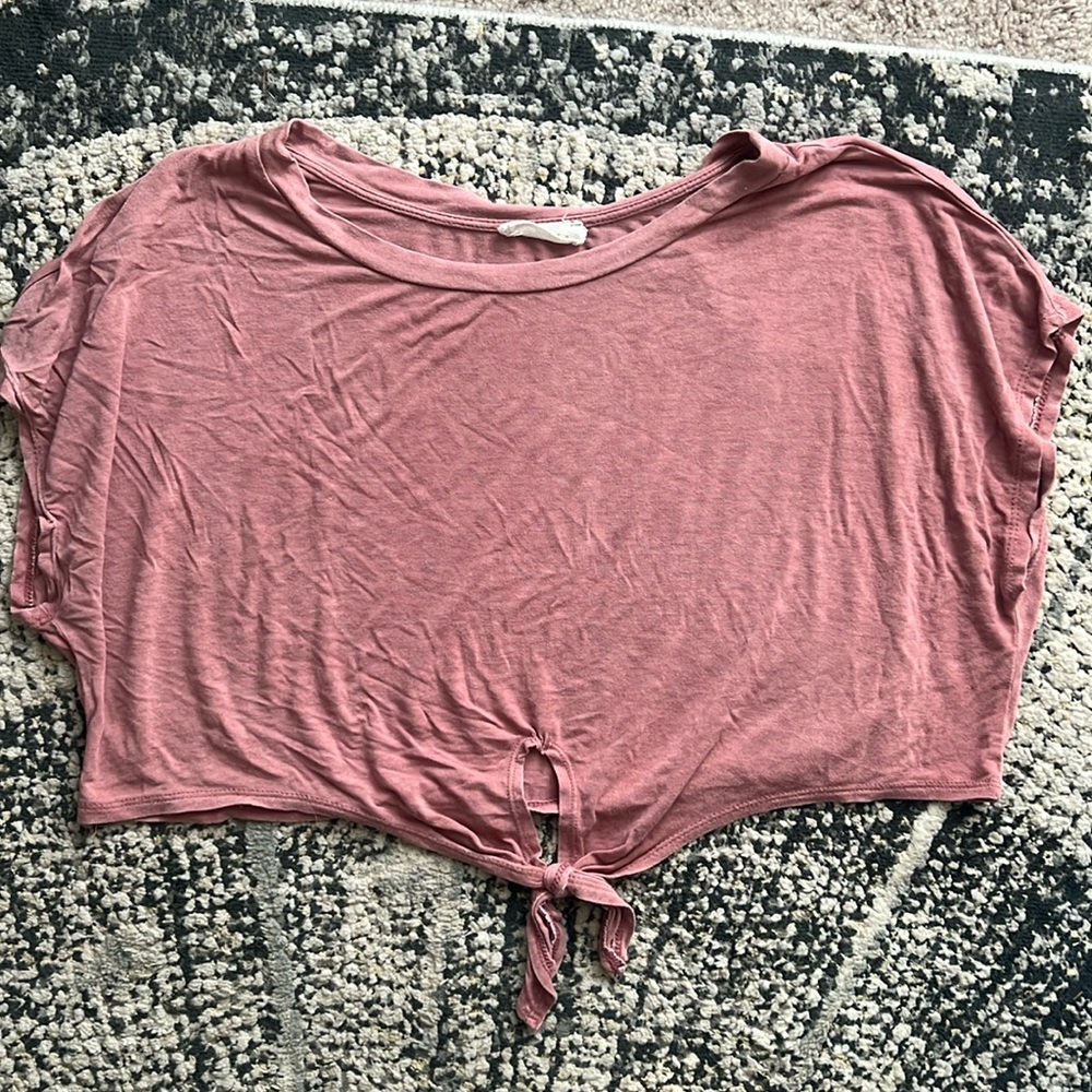 Pink/salmon colored cropped top. Size small. Super soft!